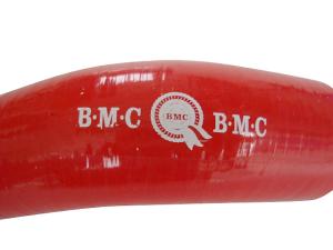 BMCシリコンラジエターアッパーホース1000用(レッド)